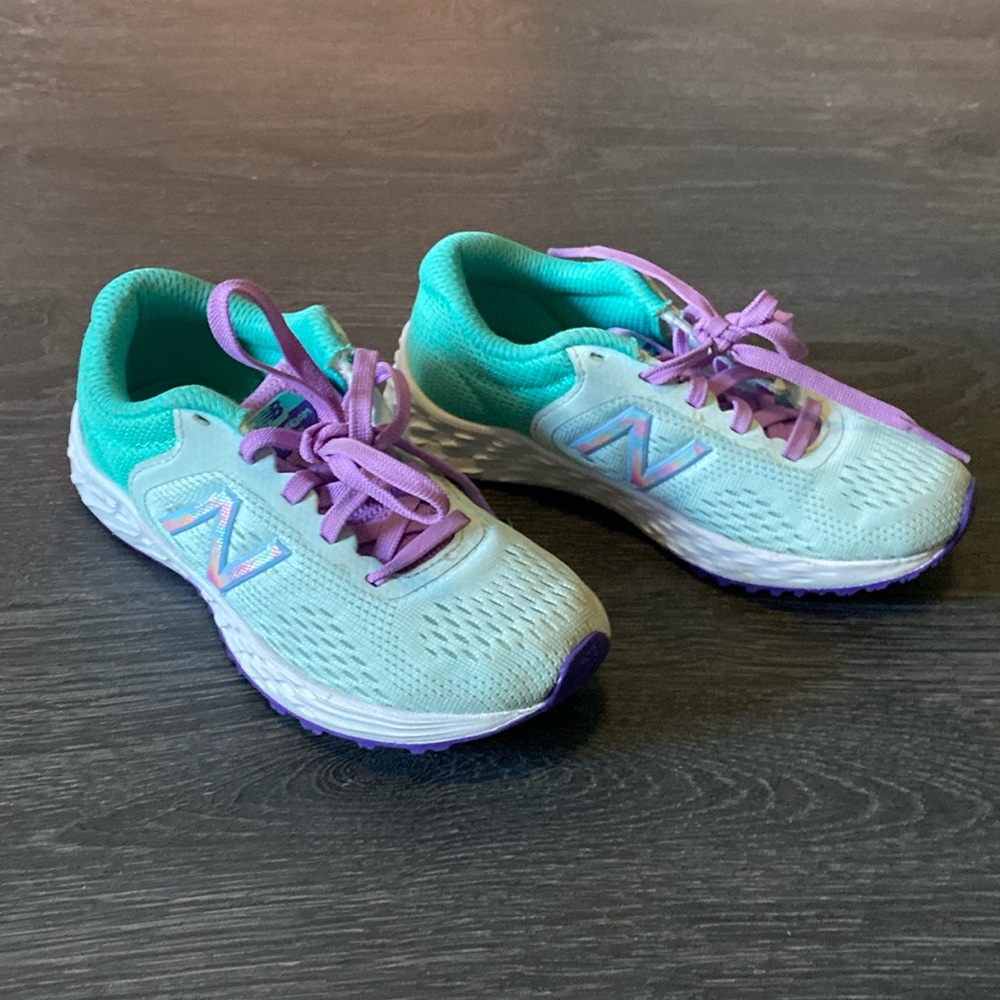 Girls New Balance tennis shoes